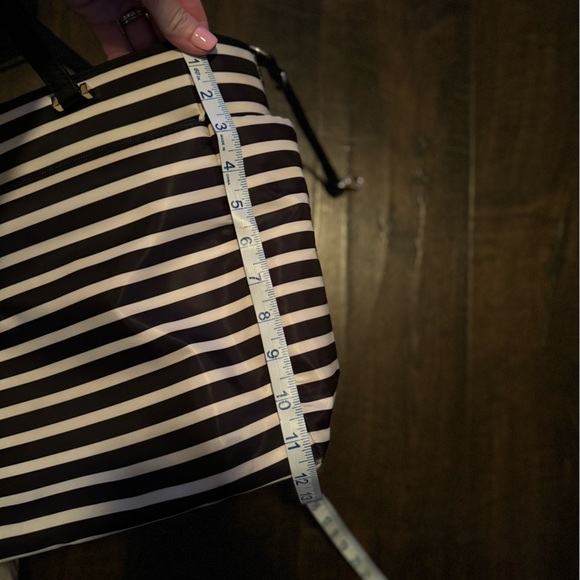 Kate Spade Tote - Picture 9 of 9